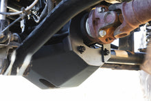 Load image into Gallery viewer, DV8 Offroad 07-18 Jeep Wrangler JK Dana 44 Front Differential Skid Plate
