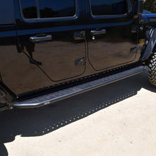 Load image into Gallery viewer, Westin 20-24 Jeep Gladiator Outlaw Running Board Westin
