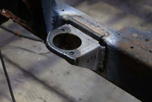 Load image into Gallery viewer, Rust Buster 88-95 Toyota Pickups Middle Body Mount- (Right)
