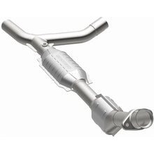Load image into Gallery viewer, MagnaFlow Conv DF 01-03 Ford E150 4.2L Passenger Side
