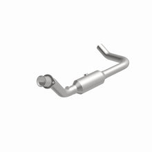 Load image into Gallery viewer, Magnaflow 07-09 Chrysler Aspen 5.7L Direct Fit Converter
