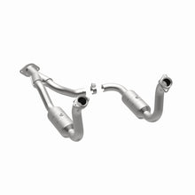Load image into Gallery viewer, Magnaflow 08-10 Ford F-350 Super Duty 6.8L Direct Fit Converter
