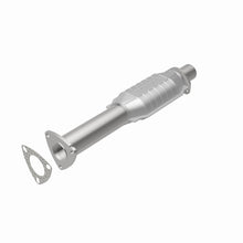 Load image into Gallery viewer, MagnaFlow Conv DF 95-98 GM S10 Pickup 4.3L
