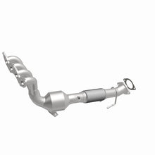 Load image into Gallery viewer, Magnaflow 12-15 Ford Focus 2.0L Direct Fit Converter
