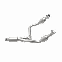 Load image into Gallery viewer, Magnaflow 14-15 Chevrolet Silverado 1500 5.3L Direct-Fit Catalytic Converter
