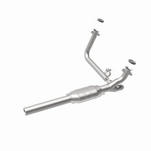 Load image into Gallery viewer, MagnaFlow Conv DF Chevrolet/GMC 1500 1/2 Ton
