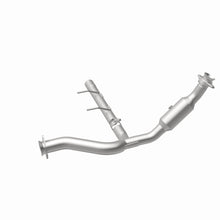 Load image into Gallery viewer, Magnaflow Conv DF 2007-2008 Ford Expedition/Navigator V8-5.4L
