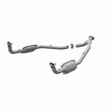 Load image into Gallery viewer, MagnaFlow Conv DF 97 Land Rover Defender 90 4.0L Y-Pipe Assy / 96-99 Discovery 4.0L Y-Pipe Assy

