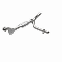 Load image into Gallery viewer, MagnaFlow Conv DF 01-04 Ford F-150 4.6L (49 State)
