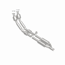 Load image into Gallery viewer, Magnaflow 2006 Volkswagen Passat 3.6L Direct Fit Converter
