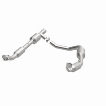 Load image into Gallery viewer, MagnaFlow Conv Direct Fit 05-06 Ford E-350 Super Duty 5.4L
