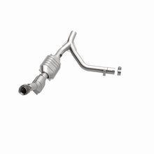 Load image into Gallery viewer, MagnaFlow Conv DF 01 Ford Trucks 5.4L
