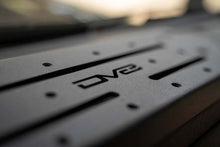 Load image into Gallery viewer, DV8 Offroad 18-23 Jeep Wrangler JL/20-23 Gladiator JT Device Dash Mount V2
