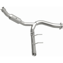 Load image into Gallery viewer, Magnaflow Conv DF 2007-2008 Ford Expedition/Navigator V8-5.4L
