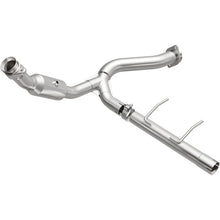 Load image into Gallery viewer, Magnaflow 07-08 Ford Expedition 5.4L Direct Fit Converter
