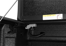 Load image into Gallery viewer, UND-AX12024_14.jpg
