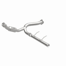 Load image into Gallery viewer, Magnaflow Conv DF 2007-2008 Ford Expedition/Navigator V8-5.4L
