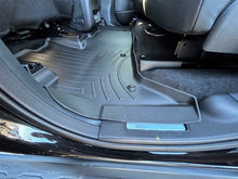 Load image into Gallery viewer, WeatherTech 2017+ Land Rover Discovery Rear FloorLiner - Black | 444806
