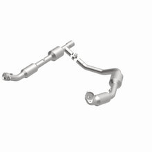 Load image into Gallery viewer, MagnaFlow Conv Direct Fit 05-06 Ford E-350 Super Duty 5.4L
