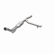 Load image into Gallery viewer, MagnaFlow Conv DF 00-01 Ford F-150 4.6L 2wd
