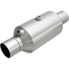 Load image into Gallery viewer, Magnaflow 2.00 w/dual O2 5in. Spun Universal Converter
