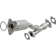 Load image into Gallery viewer, Magnaflow 05-06 Chevrolet Malibu 3.5L Direct Fit Converter
