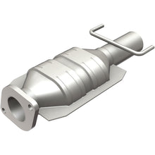 Load image into Gallery viewer, MagnaFlow Conv DF 95-02 Continental 4.6L rear
