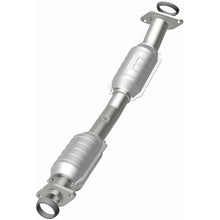 Load image into Gallery viewer, Magnaflow Conv DF 07-12 Nissan Versa 1.8L
