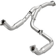 Load image into Gallery viewer, Magnaflow 2011 Chevrolet Silverado 2500 HD 6.0L Direct Fit Converter
