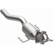 Load image into Gallery viewer, Magnaflow 04-06 Volkswagen Touareg 3.2L Direct Fit Converter
