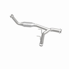 Load image into Gallery viewer, MagnaFlow Conv DF 03-05 Ford Expedition/05-06 Lincoln Navigator 5.4L P/S
