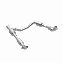 Load image into Gallery viewer, MagnaFlow Conv Direct Fit 05-06 Ford E-350 Super Duty 5.4L
