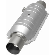 Load image into Gallery viewer, Magnaflow Conv Univ 2.50 HM Angled O2
