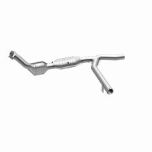 Load image into Gallery viewer, MagnaFlow Conv DF 00-01 Ford F-150 4.6L 2wd
