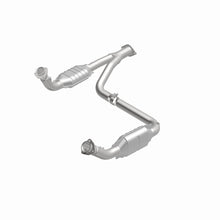 Load image into Gallery viewer, MagnaFlow Conv DF 00-01Tahoe/Yukon V8 5.7L
