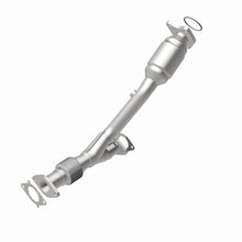 Load image into Gallery viewer, Magnaflow 05-06 Chevrolet Malibu 3.5L Direct Fit Converter
