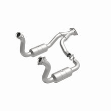 Load image into Gallery viewer, Magnaflow 08-10 Ford F-350 Super Duty 6.8L Direct Fit Converter
