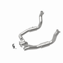 Load image into Gallery viewer, Magnaflow 11-17 Ford F-250 Super Duty 6.2L Direct Fit Converter
