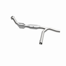 Load image into Gallery viewer, MagnaFlow Conv DF 00-01 Ford F-150 4.6L 2wd
