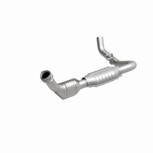 Load image into Gallery viewer, MagnaFlow Conv DF 99-02 Expedition 5.4L 4wd
