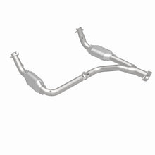 Load image into Gallery viewer, MagnaFlow Conv DF 00-01Tahoe/Yukon V8 5.7L
