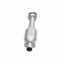Load image into Gallery viewer, MagnaFlow Conv DF 95-98 GM S10 Pickup 4.3L
