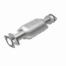 Load image into Gallery viewer, MagnaFlow Catalytic Converter DF 98-00 Nissan Frontier 2.4L Rear
