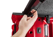 Load image into Gallery viewer, UnderCover 17-20 Ford Super Duty 80.4in Fusion Bed Cover - Magma Red Undercover

