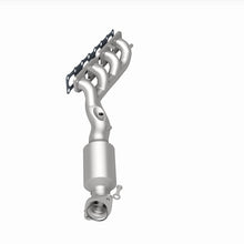 Load image into Gallery viewer, Magnaflow 05-06 Nissan Titan 5.6L Direct Fit Converter
