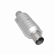 Load image into Gallery viewer, Magnaflow Conv Univ 2.25 HM Angled O2
