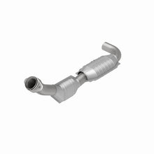 Load image into Gallery viewer, MagnaFlow Conv DF 00-01 Ford F-150 4.6L 2wd
