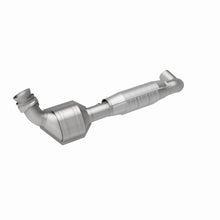 Load image into Gallery viewer, MagnaFlow Catalytic Converter DF 04-06 F-150 Pickup 5.4L 2WD D/S
