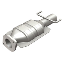 Load image into Gallery viewer, MagnaFlow Conv DF 95-02 Continental 4.6L rear
