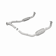 Load image into Gallery viewer, MagnaFlow Conv DF 97 Land Rover Defender 90 4.0L Y-Pipe Assy / 96-99 Discovery 4.0L Y-Pipe Assy
